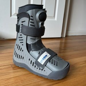 OSSUR Left Footed Boot